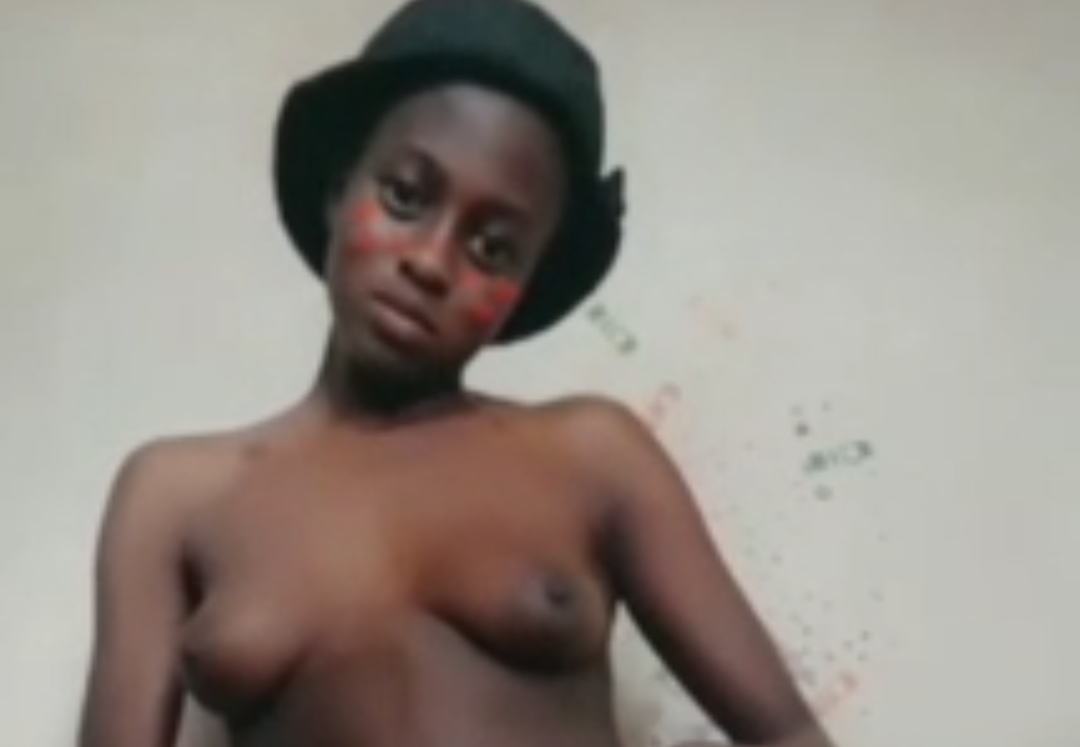 Leaked ugandan highschool girl Amisha. Showing her boyfriend