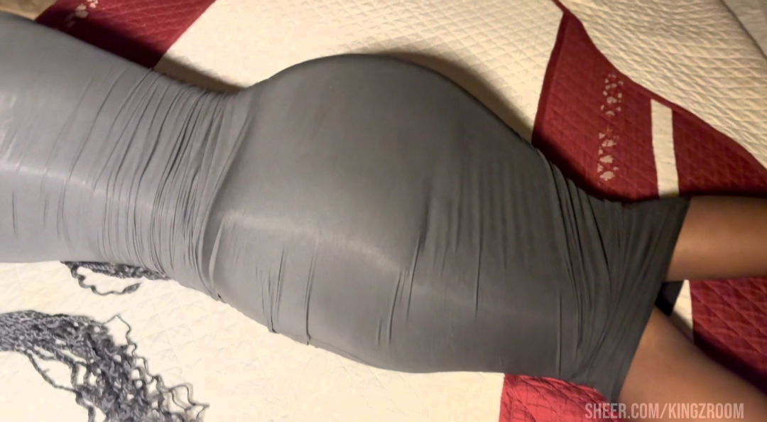 Curvy. Bea From Masaka_City loves fucking her booties hard