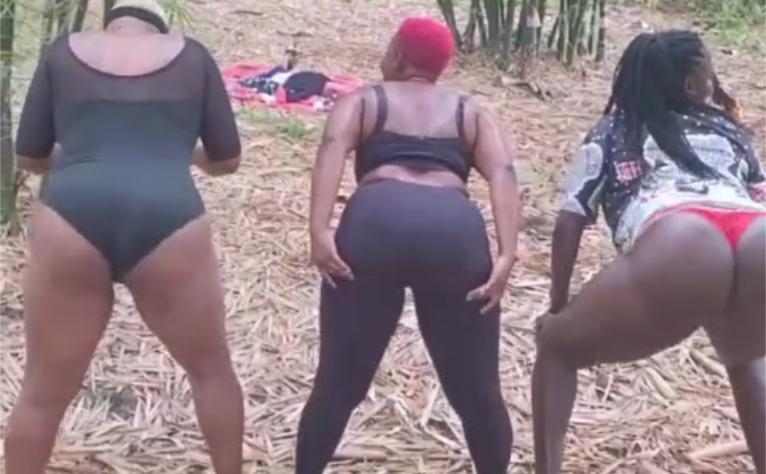 3 ugandan horny babes fucking one Boy in (Mabiira_Forrest) part (1)