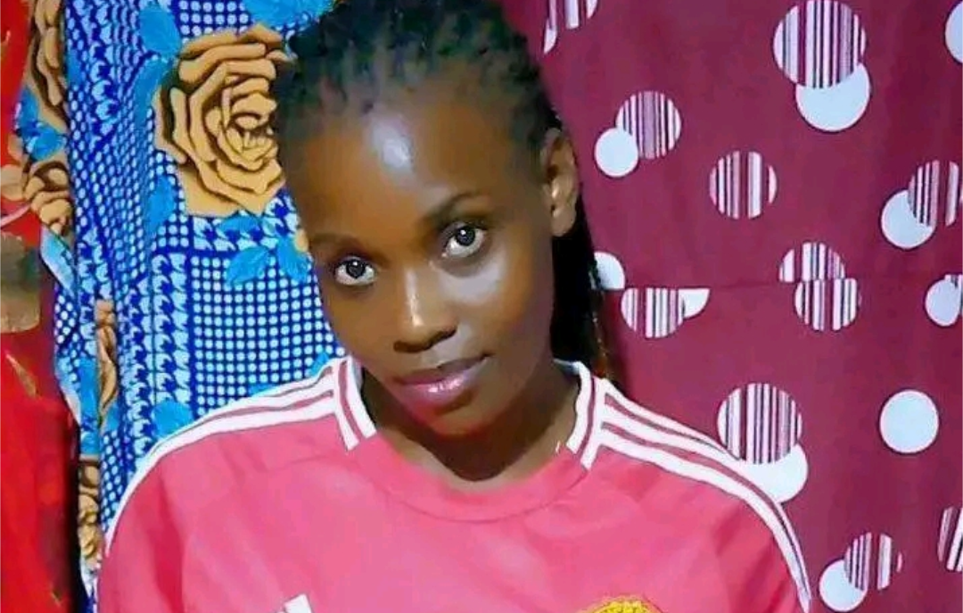 Nakitende kauthra showing her wet pussy to boyfriend